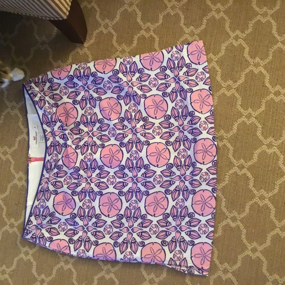 Vineyard Vines “skort” (skirt w/shorts)